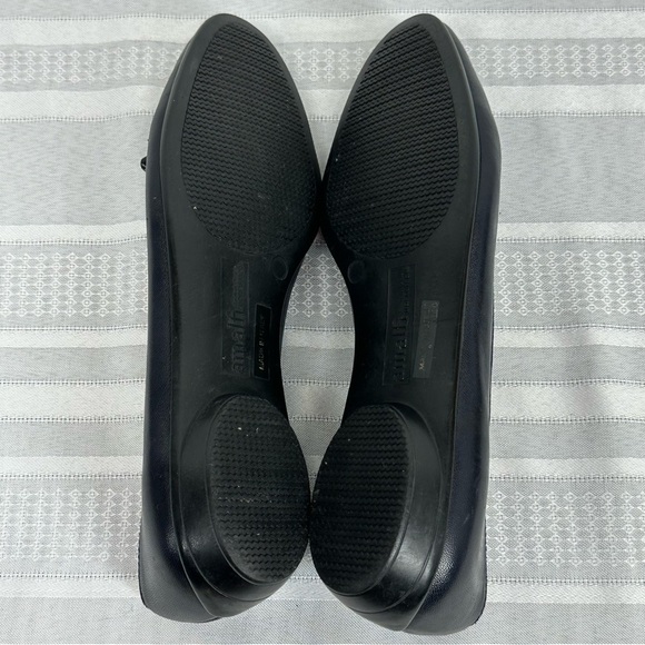 Amalfi size 7 1/2 AA Narrow Navy Blue Leather Slip On Shoe Bow Loafer - Picture 9 of 13